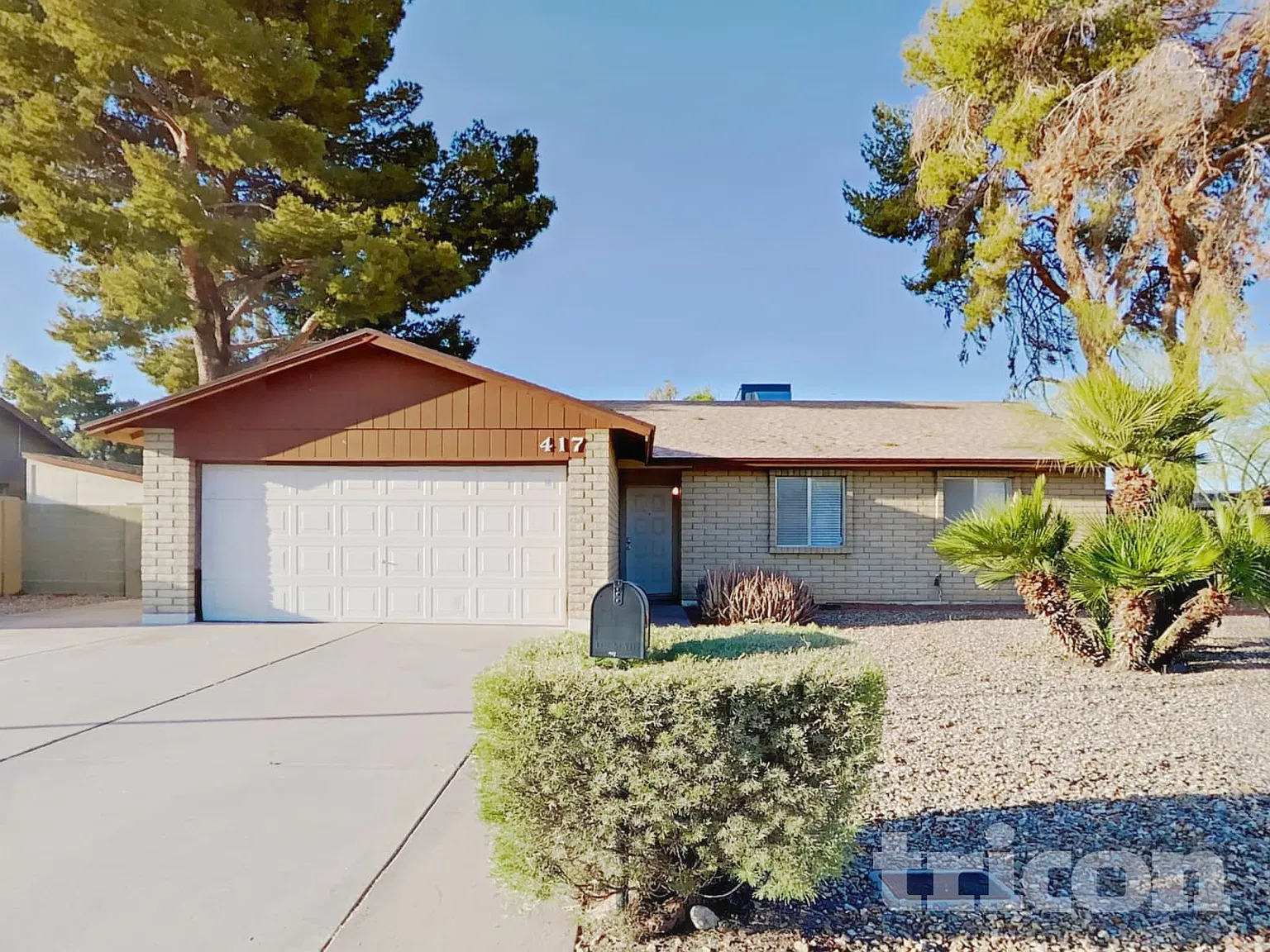 417 E Morrow Drive Phoenix AZ — Photo 2