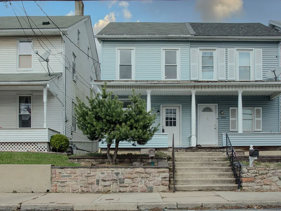 206 Chestnut St