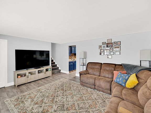 4th image of 401 N Lakeview Ave E