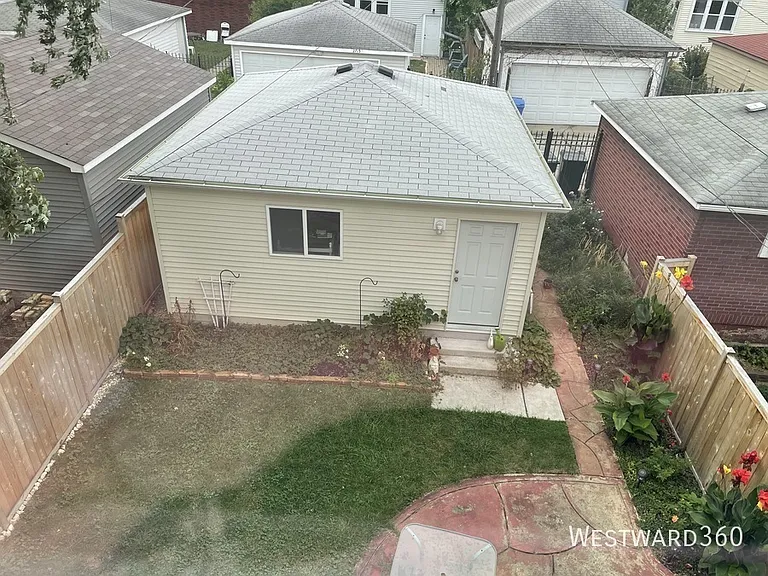 2714 N Albany Ave #2 — Photo 16
