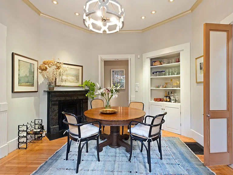 32 Hawthorn St #1 — Photo 33