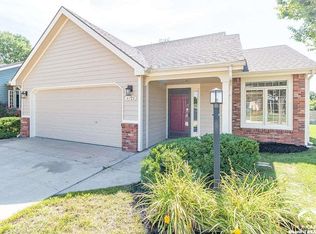 4729 Larkspur Cir, Lawrence, KS 66047