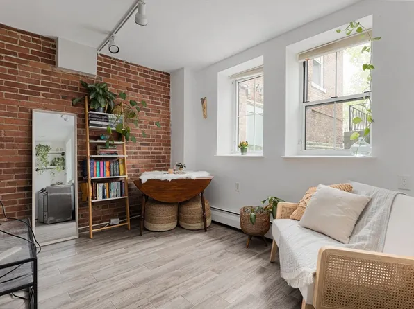 6 Arlington St APT 1, Cambridge, MA 02140