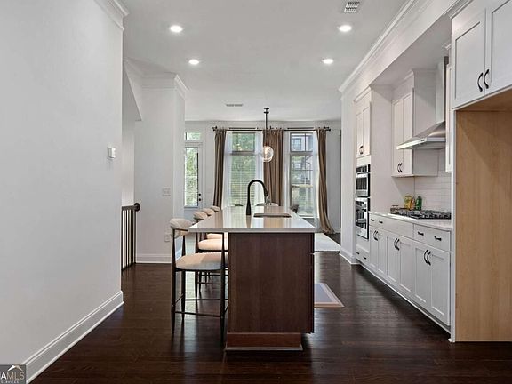 5th image of 3908 Danube Ln