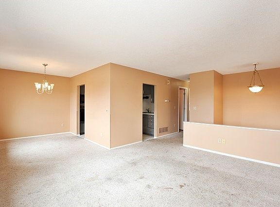 4th image of 13930 36th Ave N