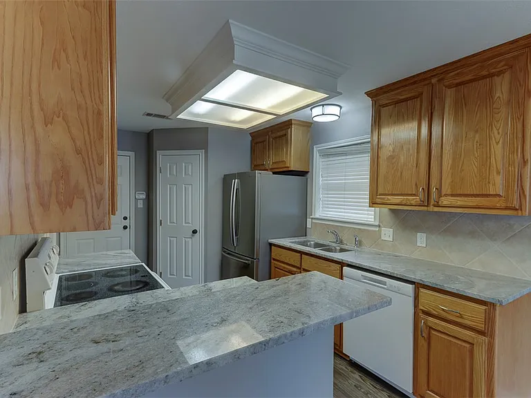 113 Karten Ln — Photo 9
