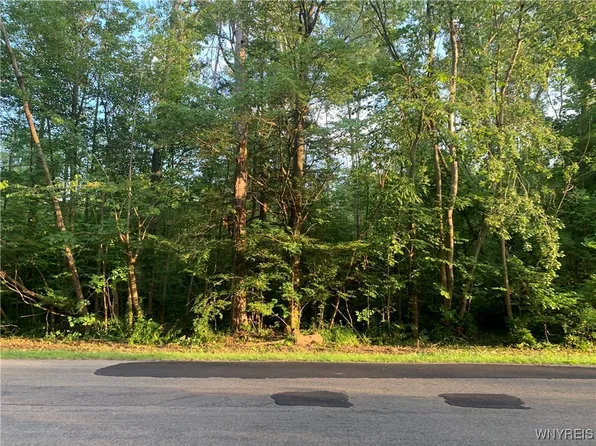 389 Eisenhower Ave #3, Angola, NY 14006