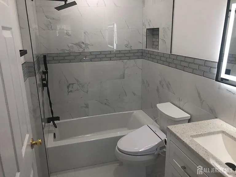 1125 Waterford Dr — Photo 8