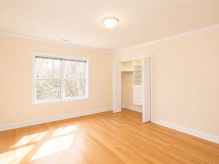 174 Sherman Rd — Photo 15