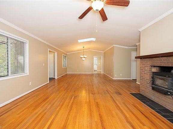 3rd image of 5581 Carillon Dr