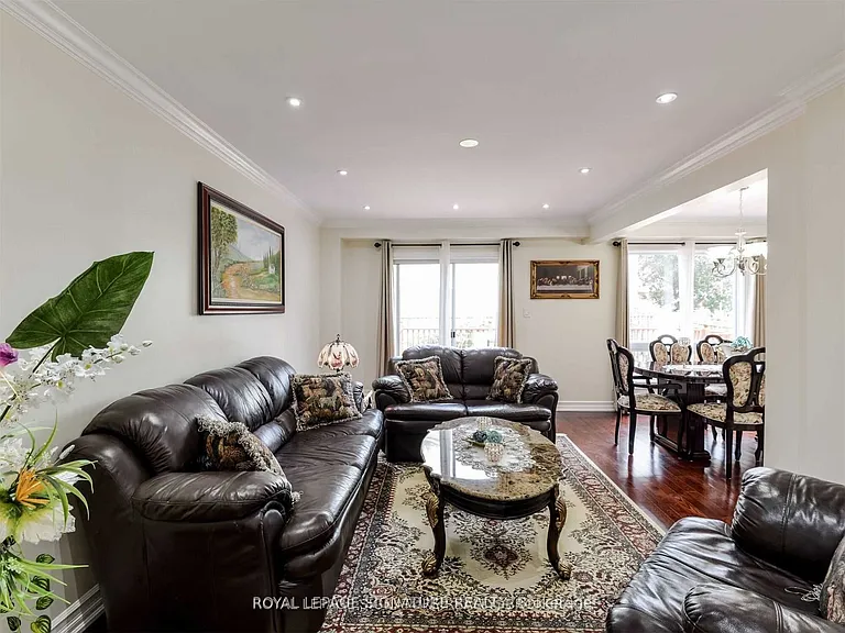 6222 Fullerton Cres — Photo 17