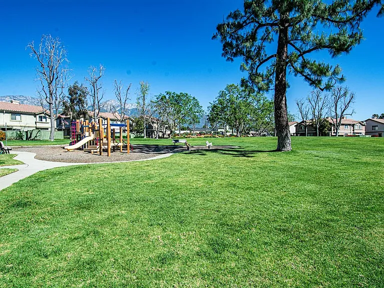 8408 Spring Desert Pl #G — Photo 30