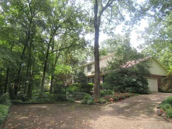 47 Gloucester Dr, Little Rock, AR 72227