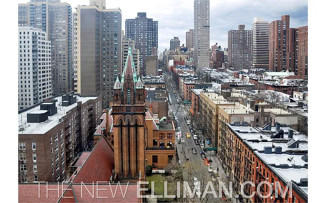 Sold by Douglas Elliman | media 15