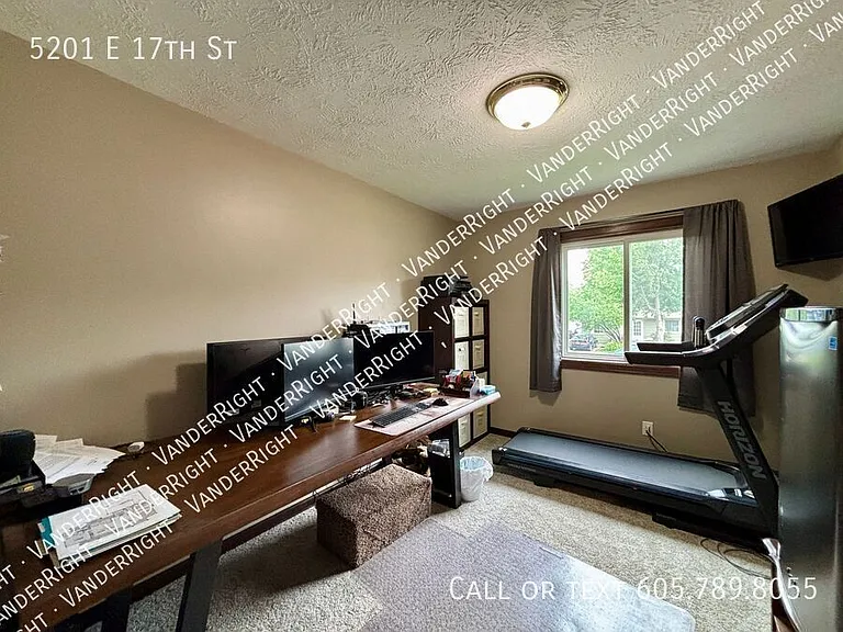 5201 E 17th St — Photo 15