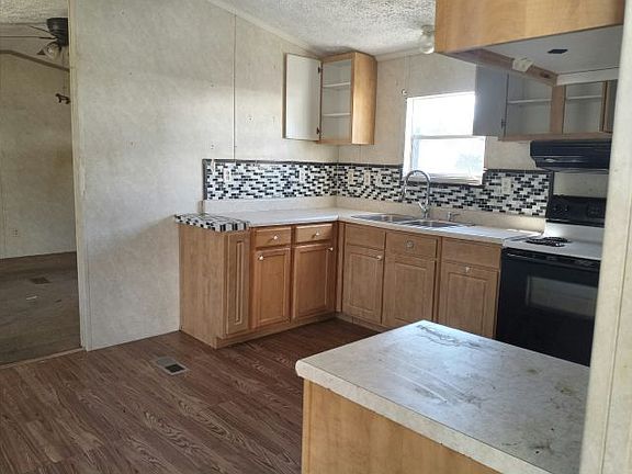 3rd image of 213 Pasadena Dr #259