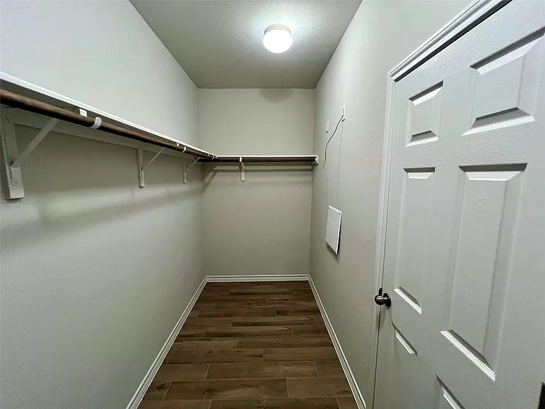 11908 Saddle Rock Dr — Photo 3