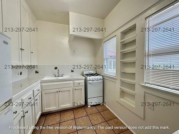 5th image of 544 N Heliotrope Dr #208