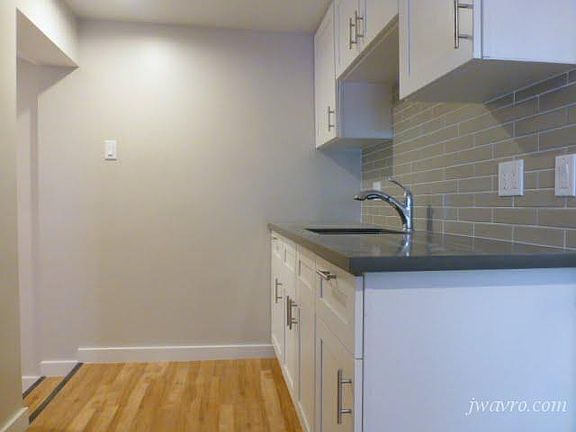 4th image of 1391 8th Ave #A