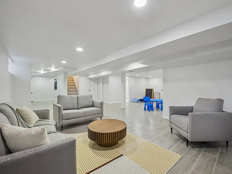 20 Edgar St — Photo 31