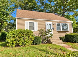 380 Gates Avenue W, Lindenhurst, NY 11757