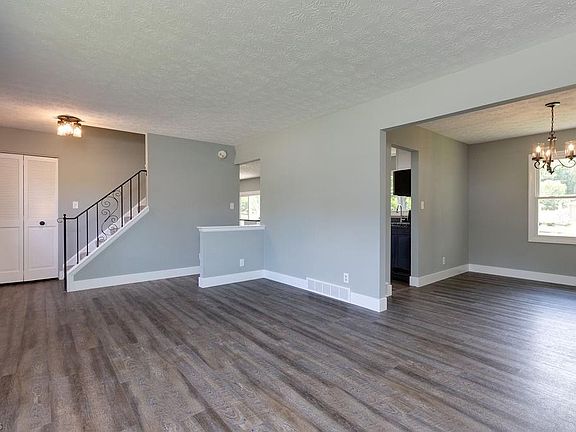 2nd image of 6272 Lakewood Ct