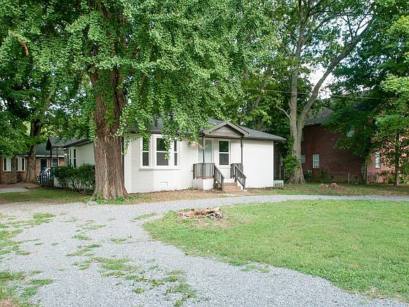 2nd image of 1900 S Lyle Ln