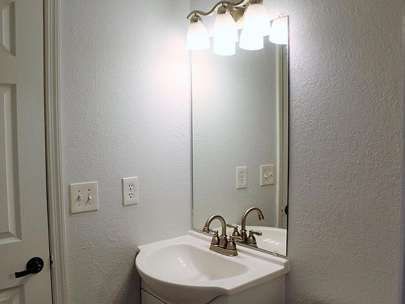 4th image of 1111 Southampton Dr APT 2