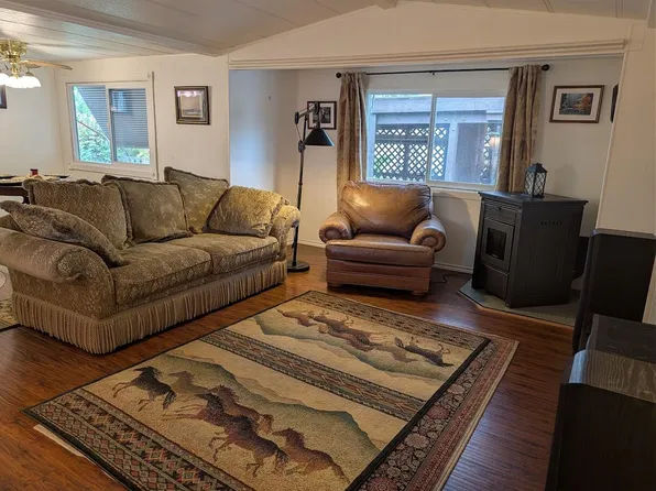 1055 N 5th St Unit 19, Jacksonville, OR 97530