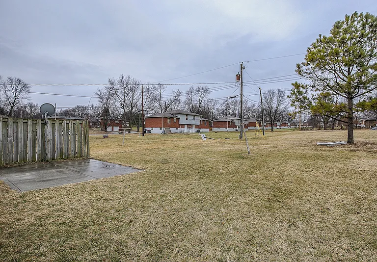 514 NE Corder St #B — Photo 31
