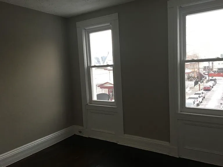 80 Linden Ave — Photo 6