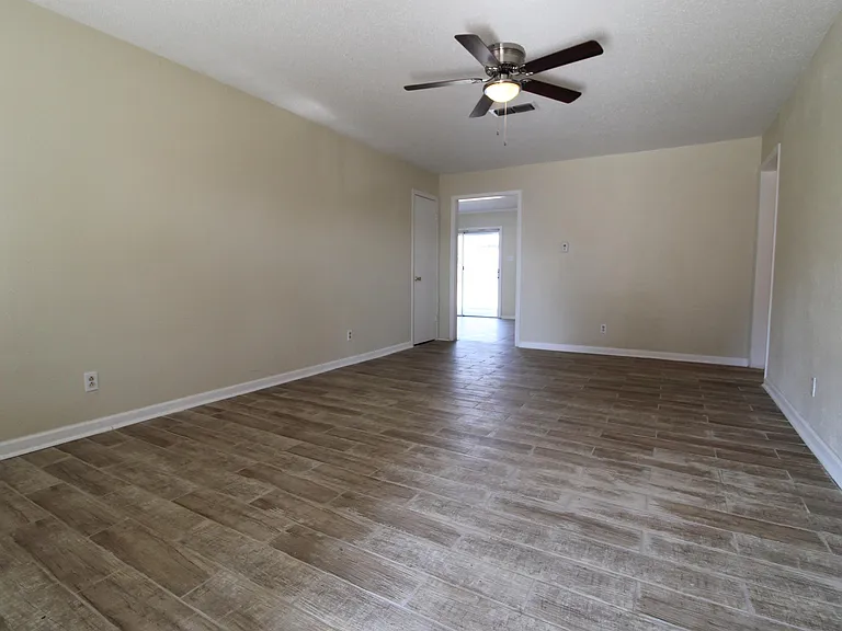 3303 Brookbend Dr — Photo 12