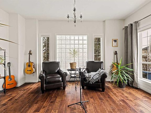 5th image of 1560 N Strathcona Dr SW