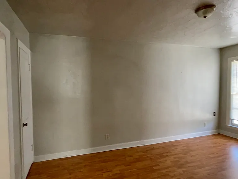 701 NW #E — Photo 8