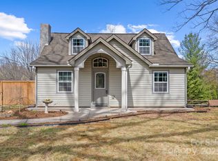 40 W Oakview Rd, Asheville, NC 28806