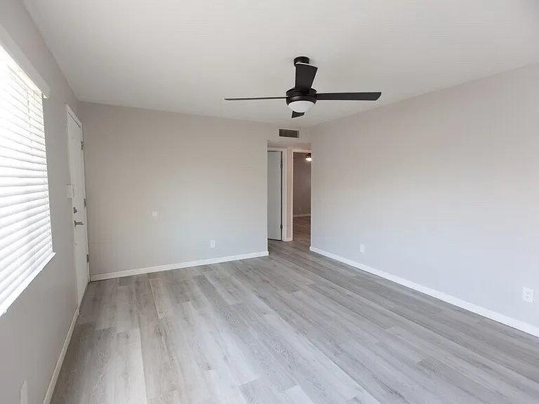 3405 E Pinchot Ave #4 — Photo 2