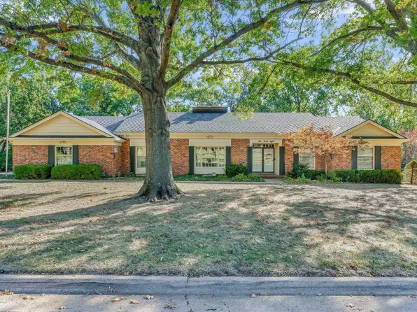 148 SW Fairlawn Rd, Topeka, KS 66606