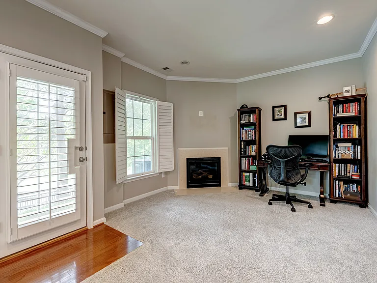 22739 Balduck Ter — Photo 4