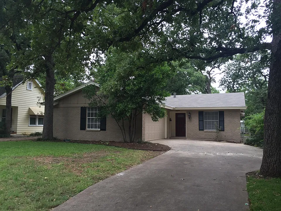 2329 Lotus Ave