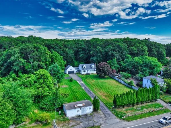 896-894 Main Rd, Tiverton, RI 02878