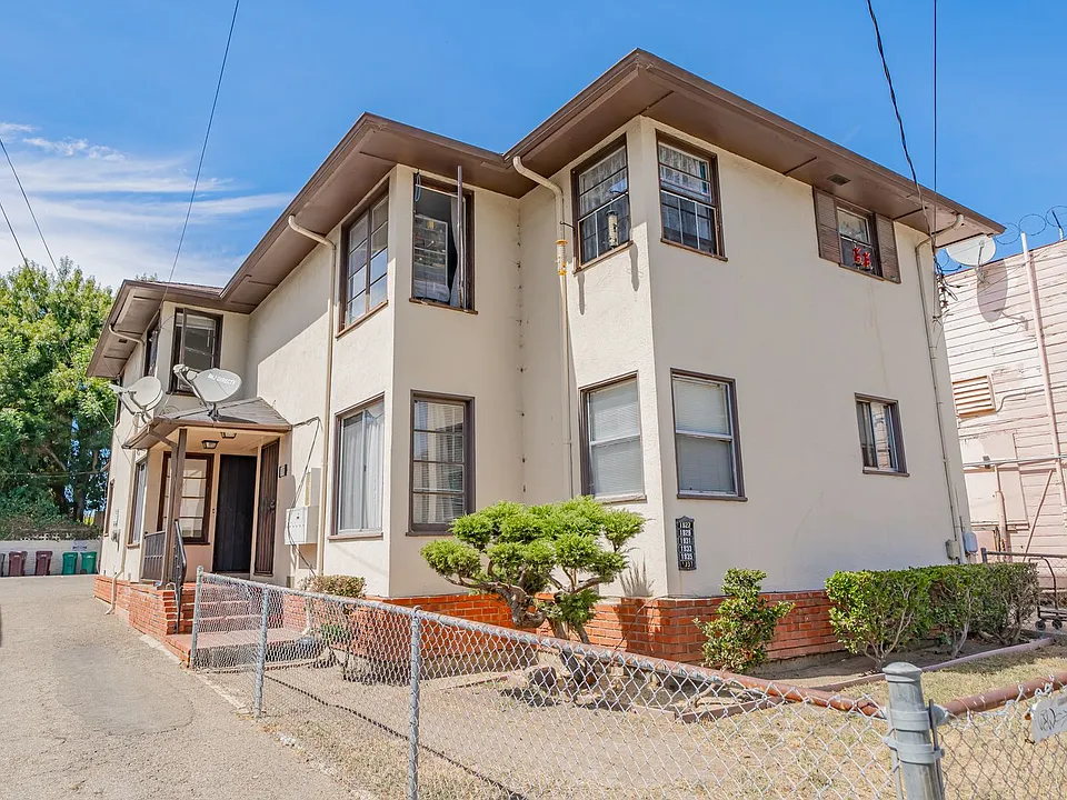 1915-1937 33rd Ave