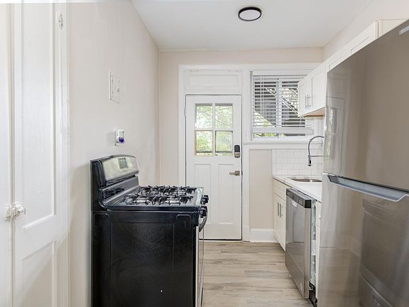 3rd image of 4216 Hereford St #L