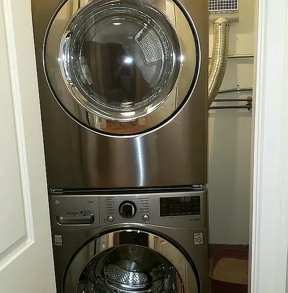 149 Derby St #E — Photo 12