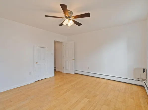 337 Summit Avenue image 10 of 25