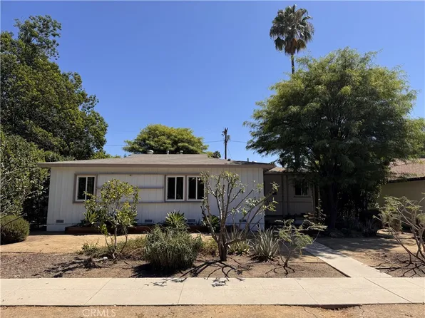 20146 Hartland St, Winnetka, CA 91306
