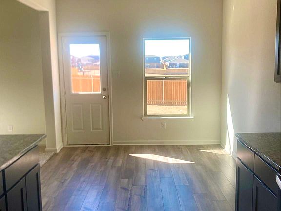4th image of 2028 Canterbury Dr