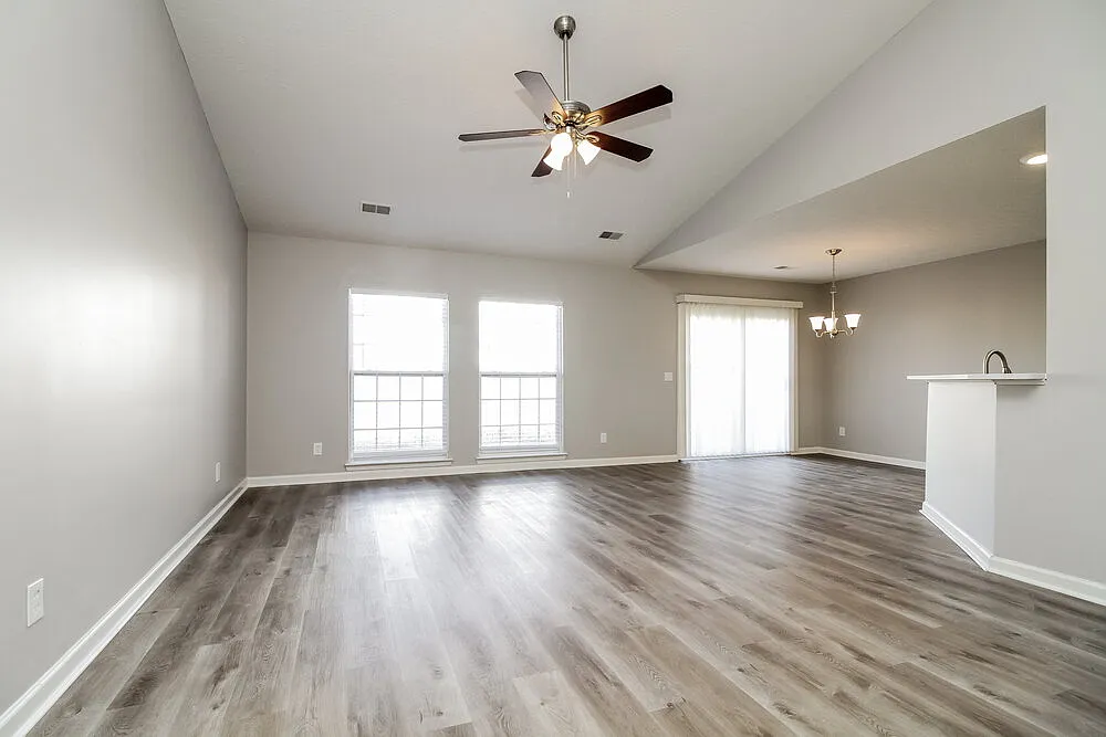 3 bed, 2.0 bath, 1752 sqft, $3,360 — Photo 4