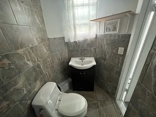 Rented by Evergreen Realty & Investments | media 17