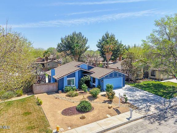 3rd image of 44246 Ruthron Ave