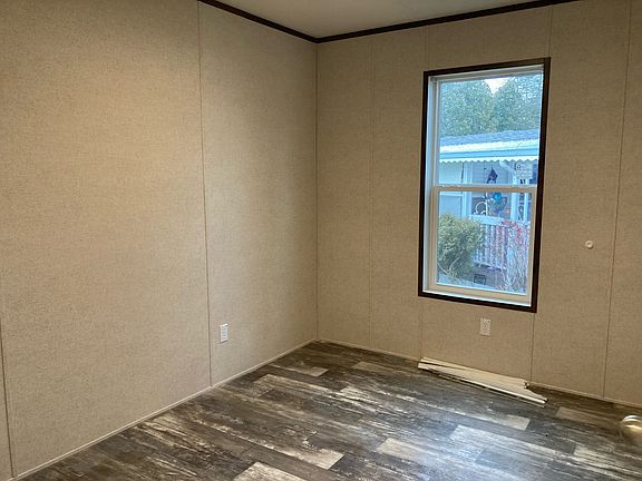 4th image of 283 Sycamore Dr